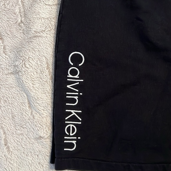 Calvin Klein Elastic Waist Adjustable Short Size Xlarge - Picture 4 of 5